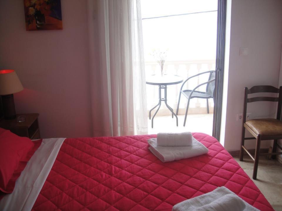 Antonios Rooms Akrata Pokój zdjęcie